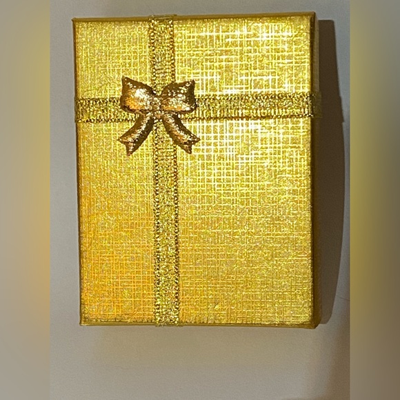 Gold Hoop Earrings NWT 3 pairs - Picture 4 of 4